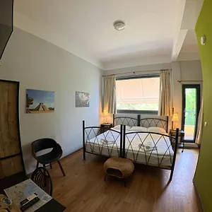 https://rentrooms-thessaloniki.hotels-of-thessaloniki.com