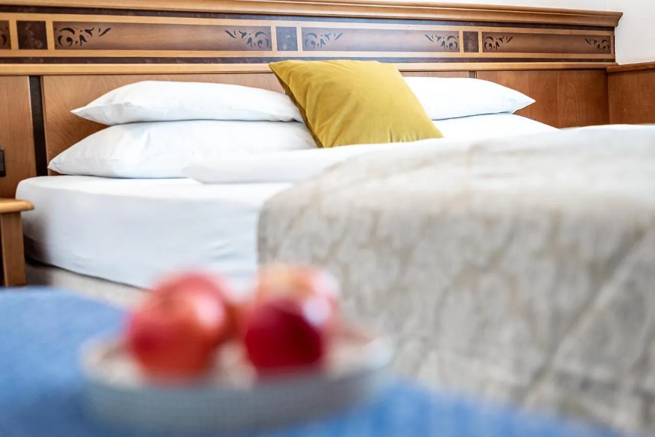 Hotel Mondschein Ίνσμπρουκ
