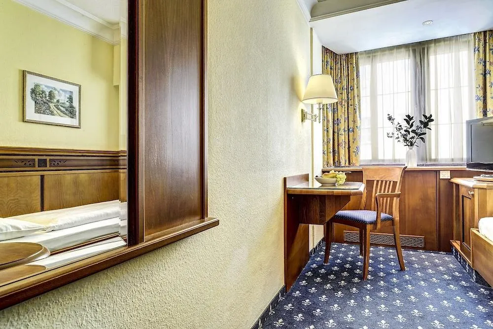 Hotel Mondschein Ίνσμπρουκ