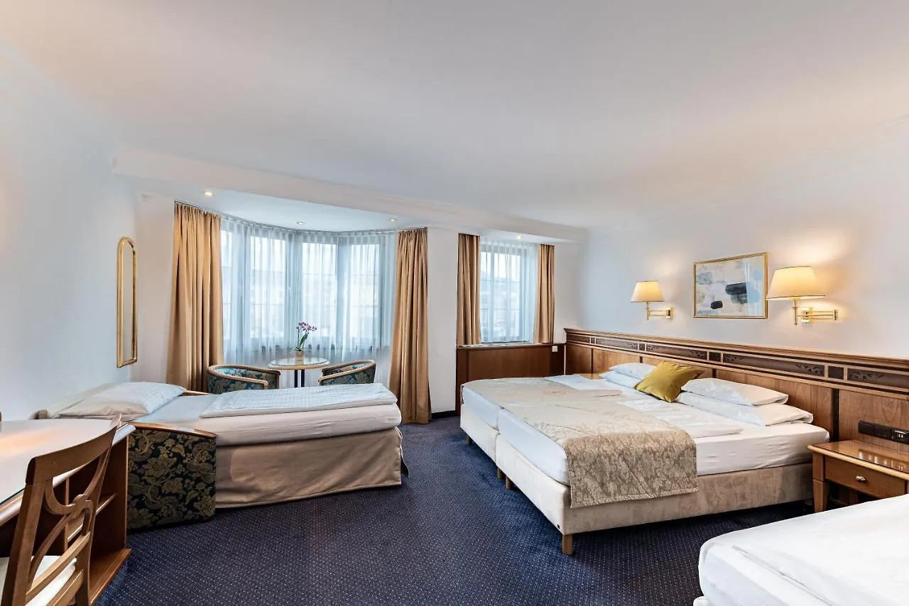 Hotel Mondschein Innsbruck 4*,  Áustria